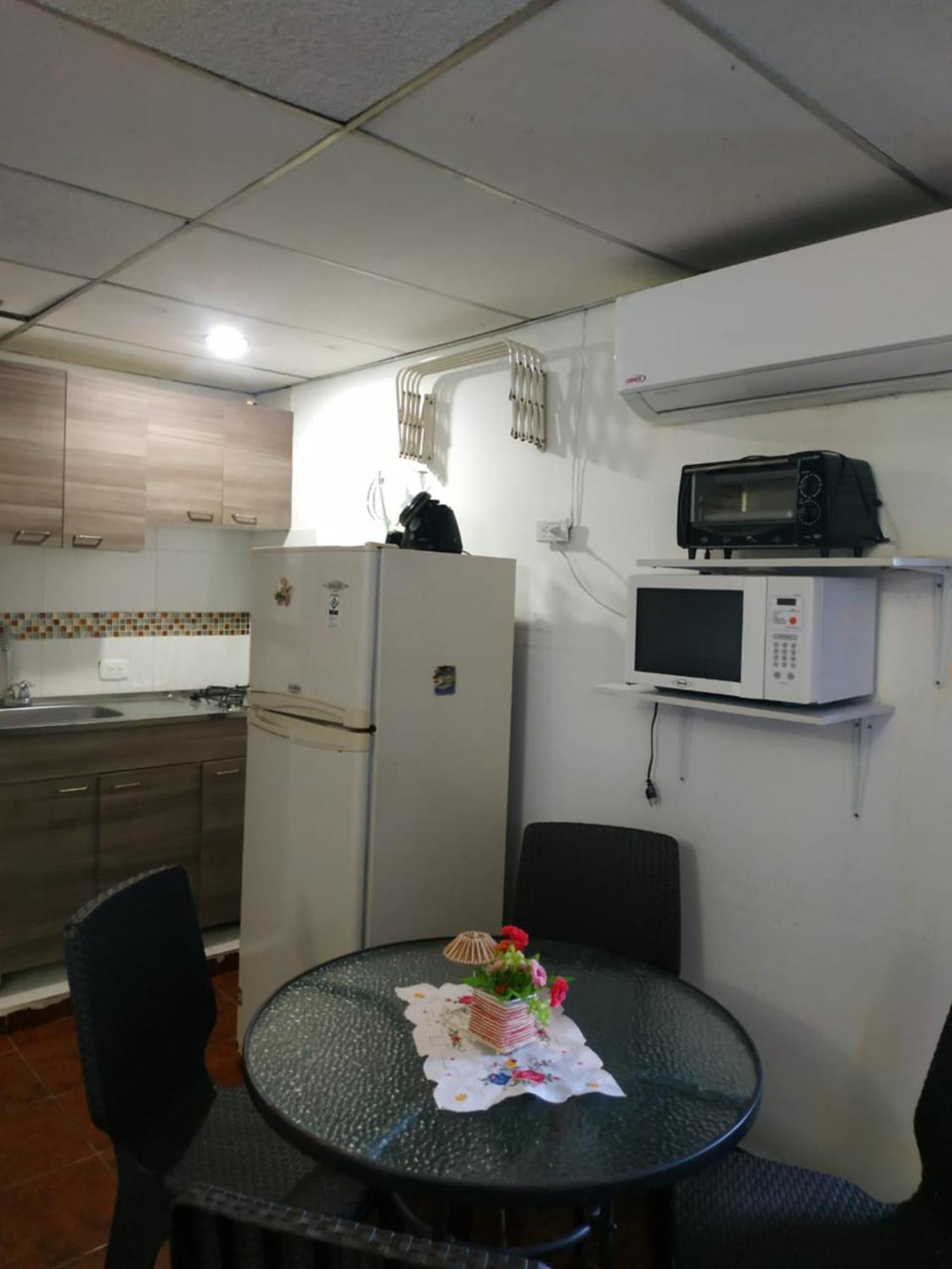 Ec-al3e Apartaesrudio Cerca Al Mar Con Piscina, Aire Acondicionado Y Wifi *